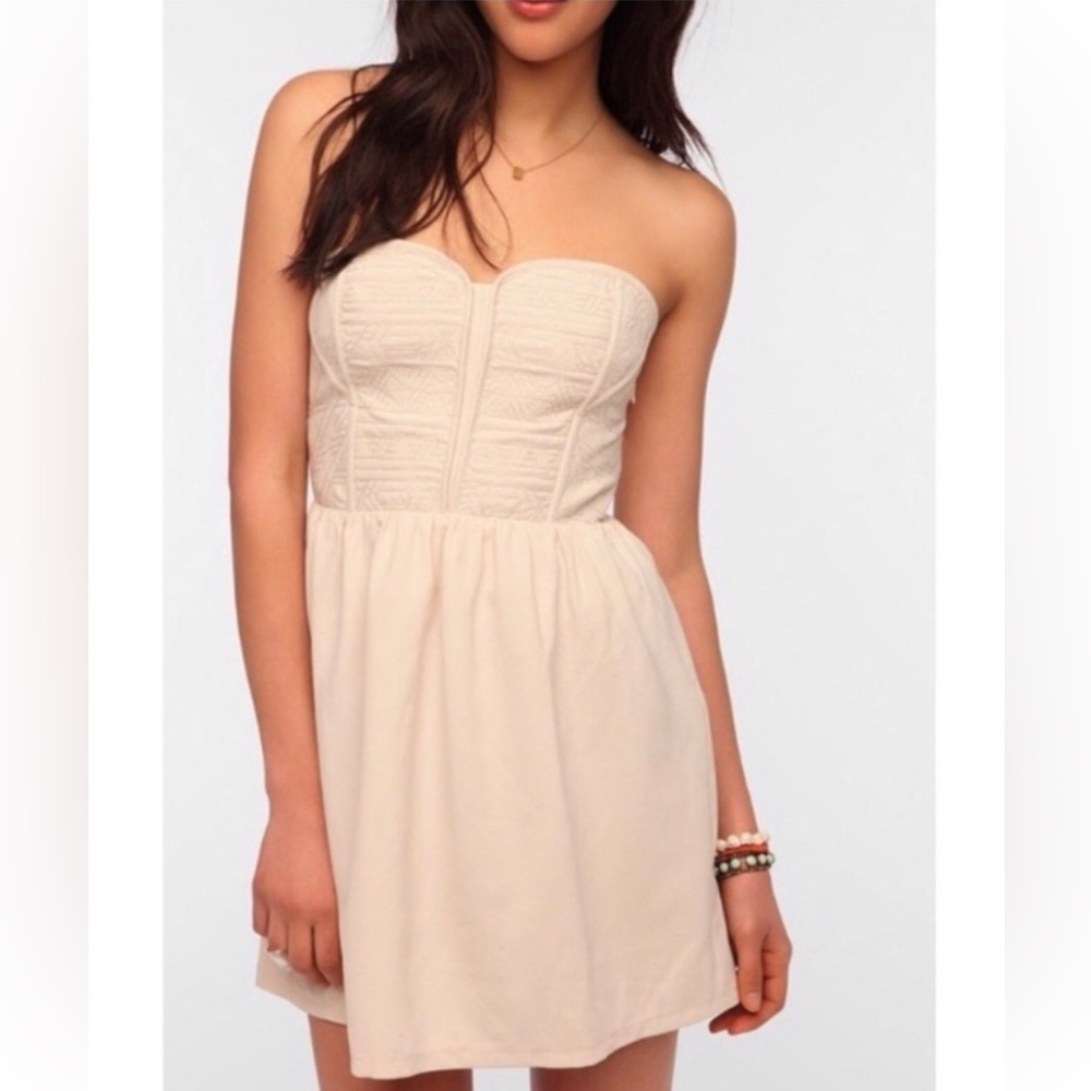 Staring at Stars by Anthropologie Cream Strapless Dress